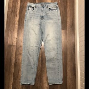 AE mom jean size 8 regular